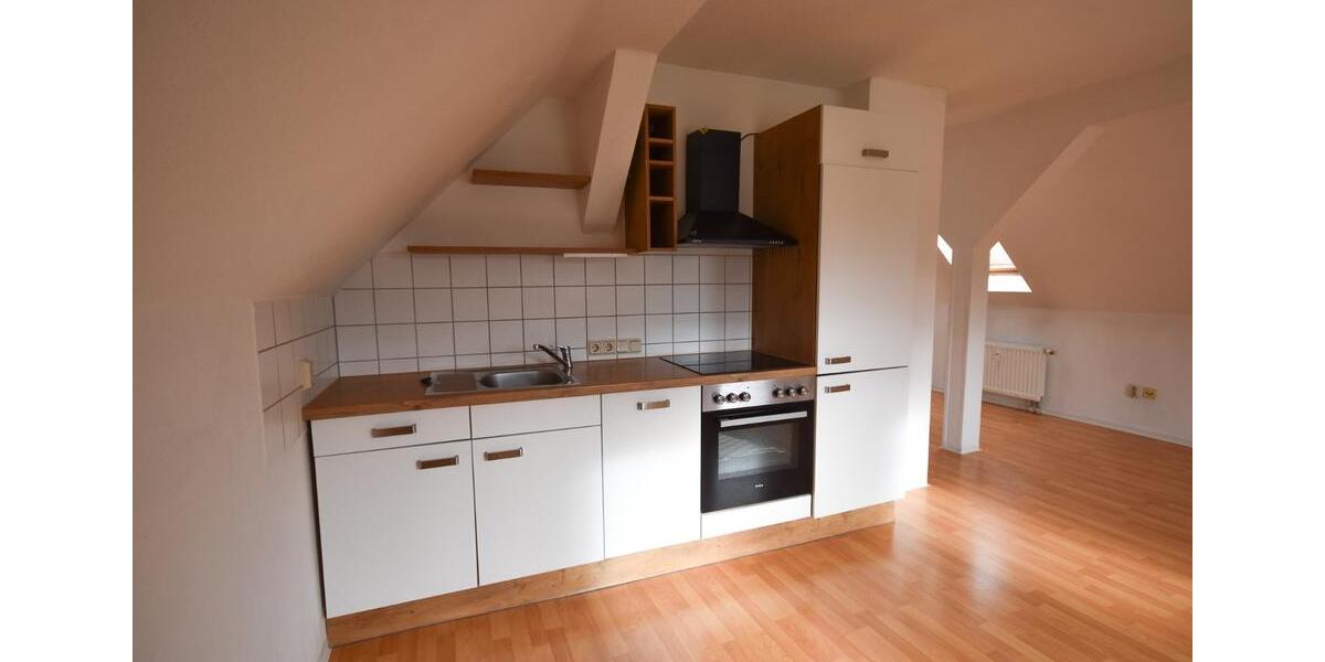 Dachgeschoßwohnung Zwickau Neuplanitz - 2 Zimmer, 70 m&sup2;, 395&euro; | Angebot:25223106