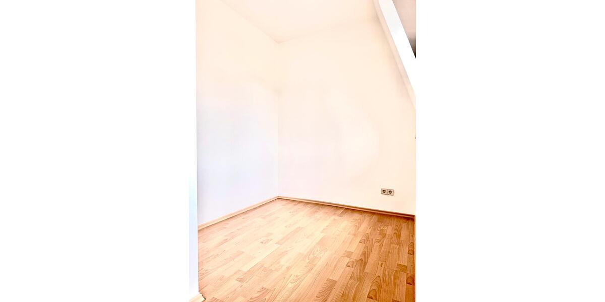 Dachgeschoßwohnung Reichenbach im Vogtland - 1.5 Zimmer, 381&euro; | Angebot:22458539