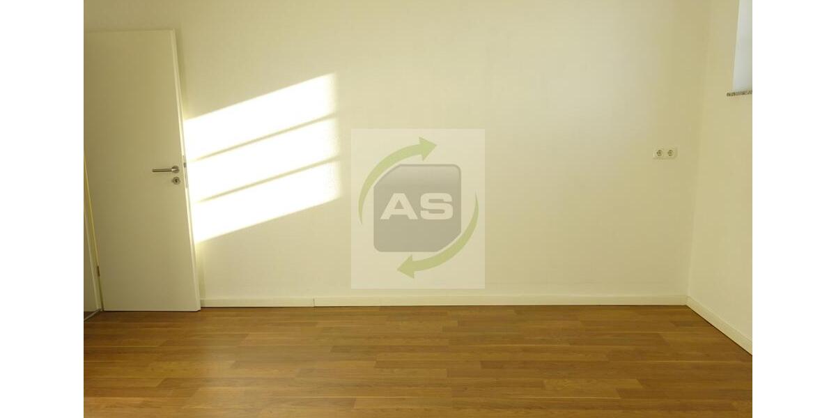 Dachgeschoßwohnung Zwickau Zwickau-Nord - 3 Zimmer, 71 m&sup2;, 365&euro; | Angebot:22591343