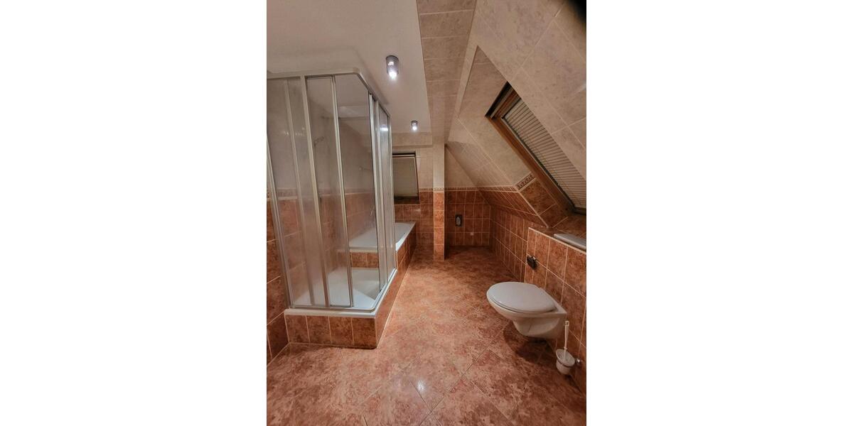 Dachgeschoßwohnung Zwickau Zwickau-Nord - 3 Zimmer, 61 m&sup2;, 400&euro; | Angebot:24021413