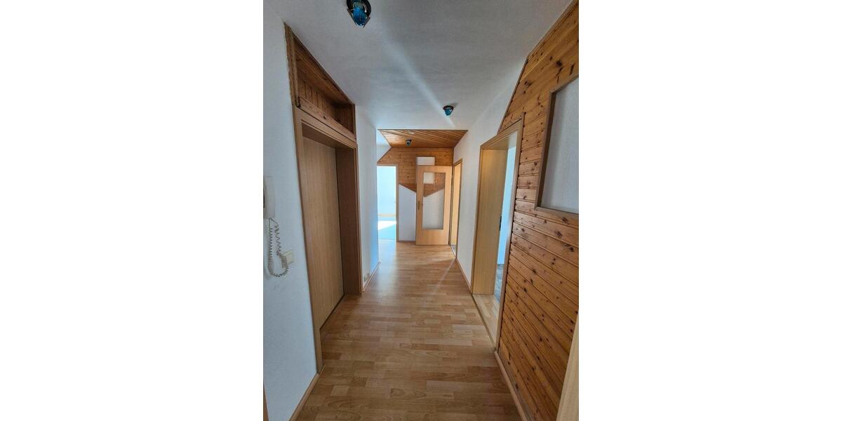 Etagenwohnung Aue-Bad Schlema Bad Schlema - 4 Zimmer, 103 m&sup2;, 600&euro; | Angebot:25839930