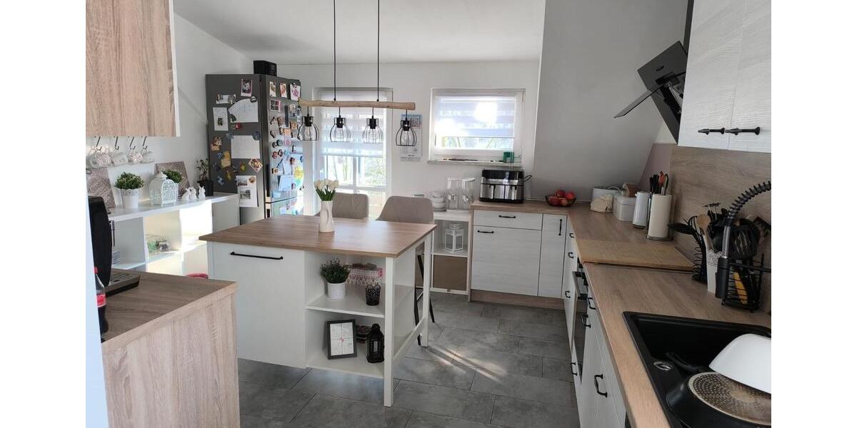 Etagenwohnung Aue-Bad Schlema Bad Schlema - 4 Zimmer, 109 m&sup2;, 712&euro; | Angebot:25960575
