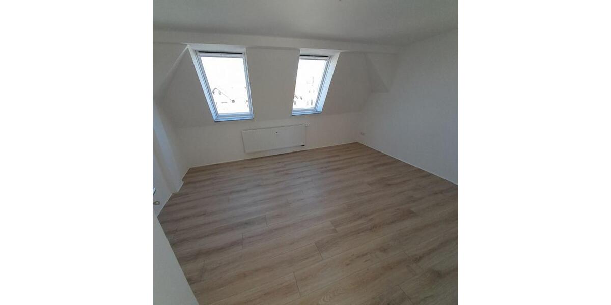 Dachgeschoßwohnung Zwickau Zwickau-Nord - 3 Zimmer, 75 m&sup2;, 430&euro; | Angebot:21323978