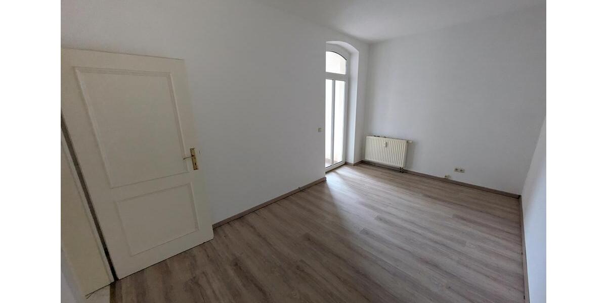 Etagenwohnung Zwickau - 3 Zimmer, 87 m&sup2;, 520&euro; | Angebot:25945655