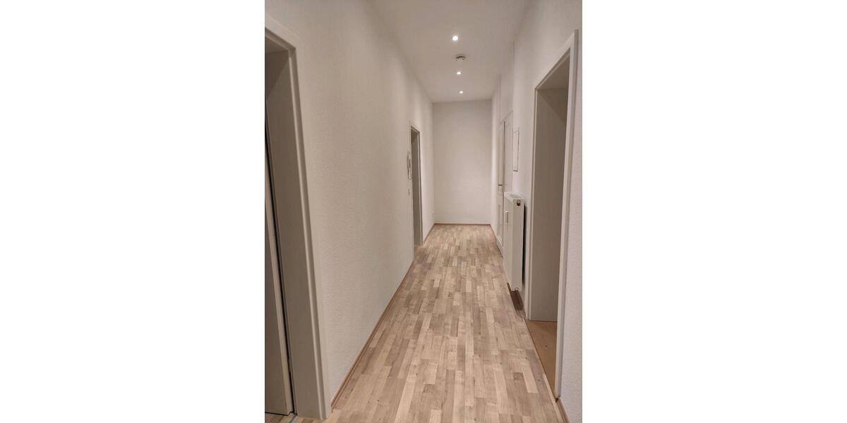 Etagenwohnung Glauchau - 2 Zimmer, 72 m&sup2;, 395&euro; | Angebot:25100565