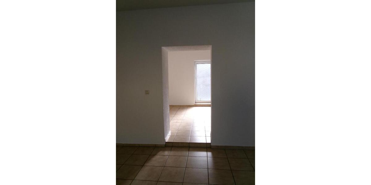 Erdgeschoßwohnung Ellefeld - 2 Zimmer, 110 m&sup2;, 440&euro; | Angebot:25217574