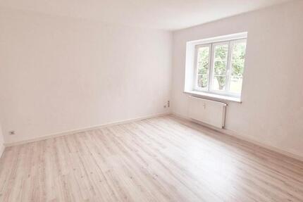 Wohnung Glauchau - 2 Zimmer, 64 m&sup2;, 375&euro; | Angebot:24769783