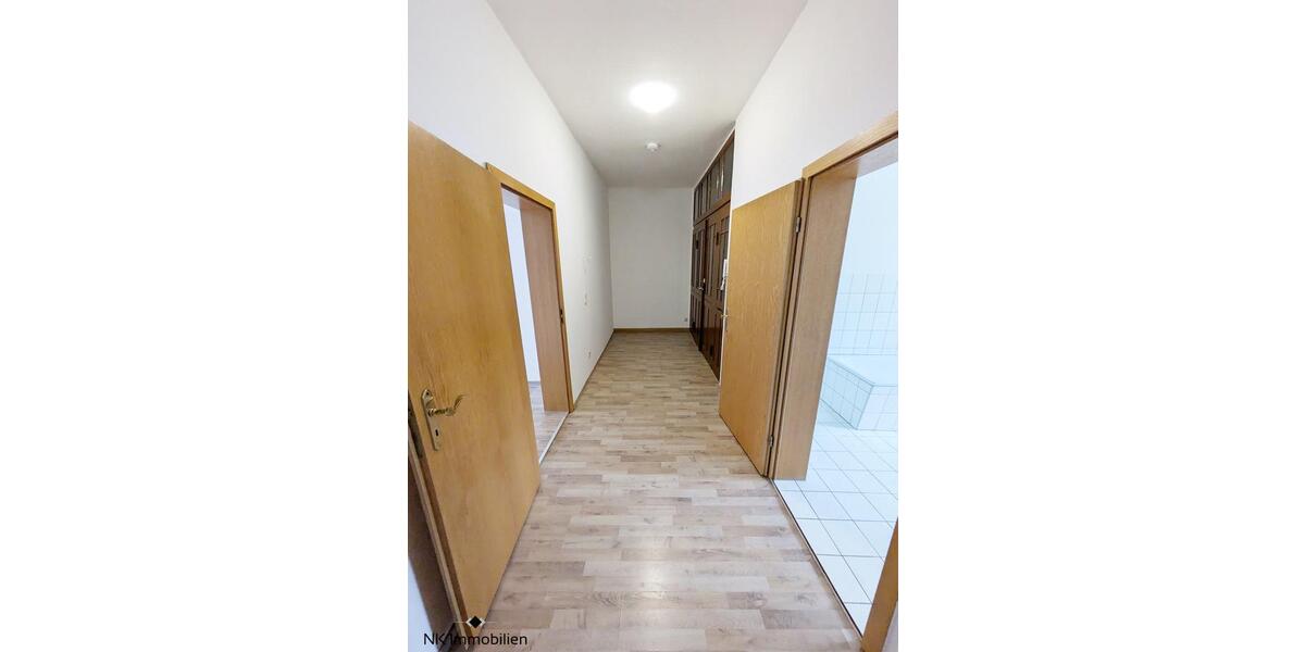 Etagenwohnung Waldenburg - 2 Zimmer, 76 m&sup2;, 300&euro; | Angebot:25945718