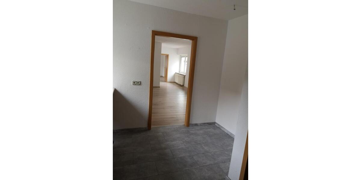 Etagenwohnung Hohenstein-Ernstthal Ernstthal - 2 Zimmer, 67 m&sup2;, 350&euro; | Angebot:25540931