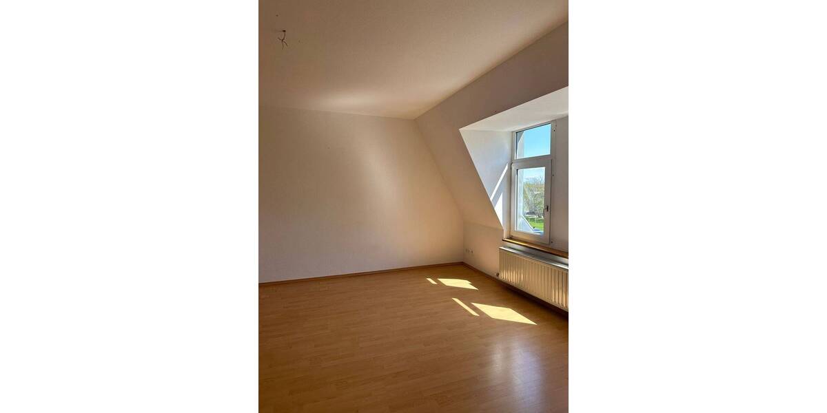 Etagenwohnung Zwickau Bahnhofsvorstadt - 4 Zimmer, 80 m&sup2;, 450&euro; | Angebot:25737496