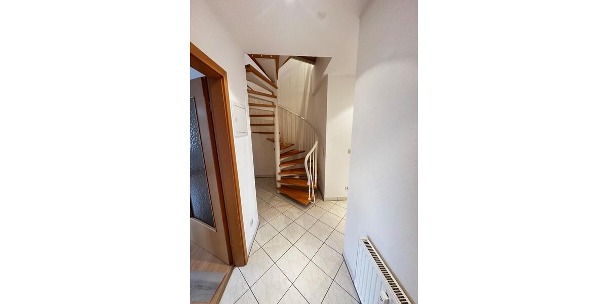 Dachgeschoßwohnung Zwickau - 3 Zimmer, 85 m&sup2;, 552&euro; | Angebot:25838530