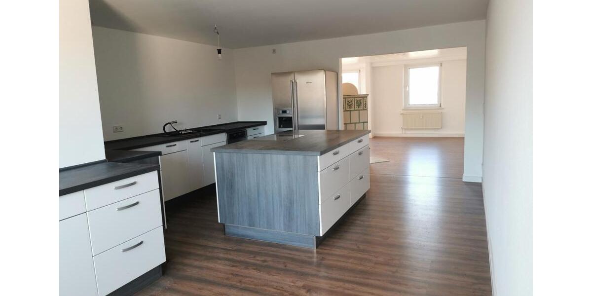 Etagenwohnung Zwickau - 4 Zimmer, 122 m&sup2;, 970&euro; | Angebot:25917458