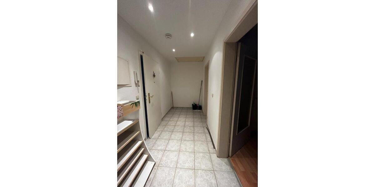 Dachgeschoßwohnung Zwickau - 1 Zimmer, 40 m&sup2;, 250&euro; | Angebot:25057003