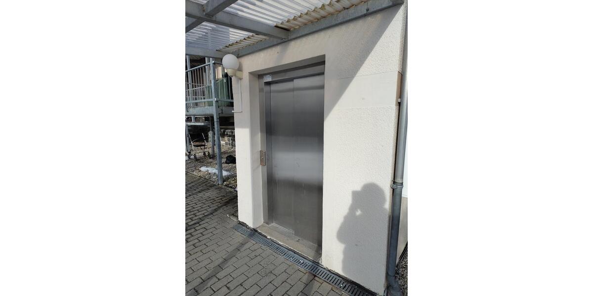 Etagenwohnung Hartmannsdorf - 2 Zimmer, 49 m&sup2;, 310&euro; | Angebot:25873361