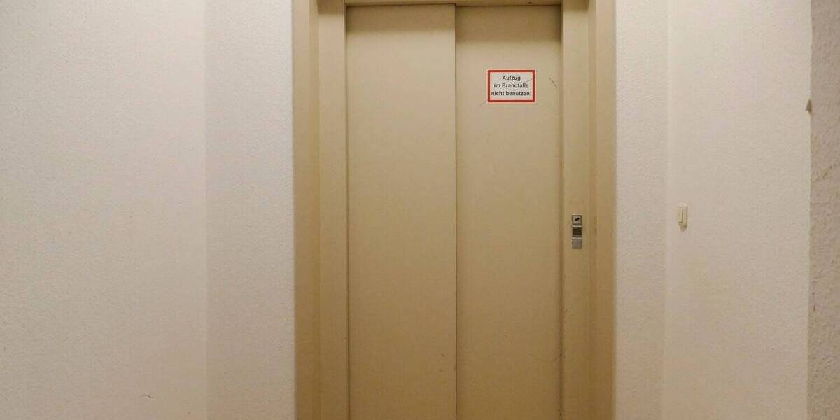 Etagenwohnung Greiz - 2 Zimmer, 37 m&sup2;, 33.000&euro; | Angebot:25729323