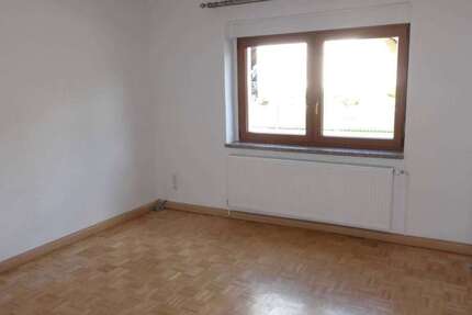 Wohnung Hohndorf - 3 Zimmer, 63 m&sup2;, 300&euro; | Angebot:25520101