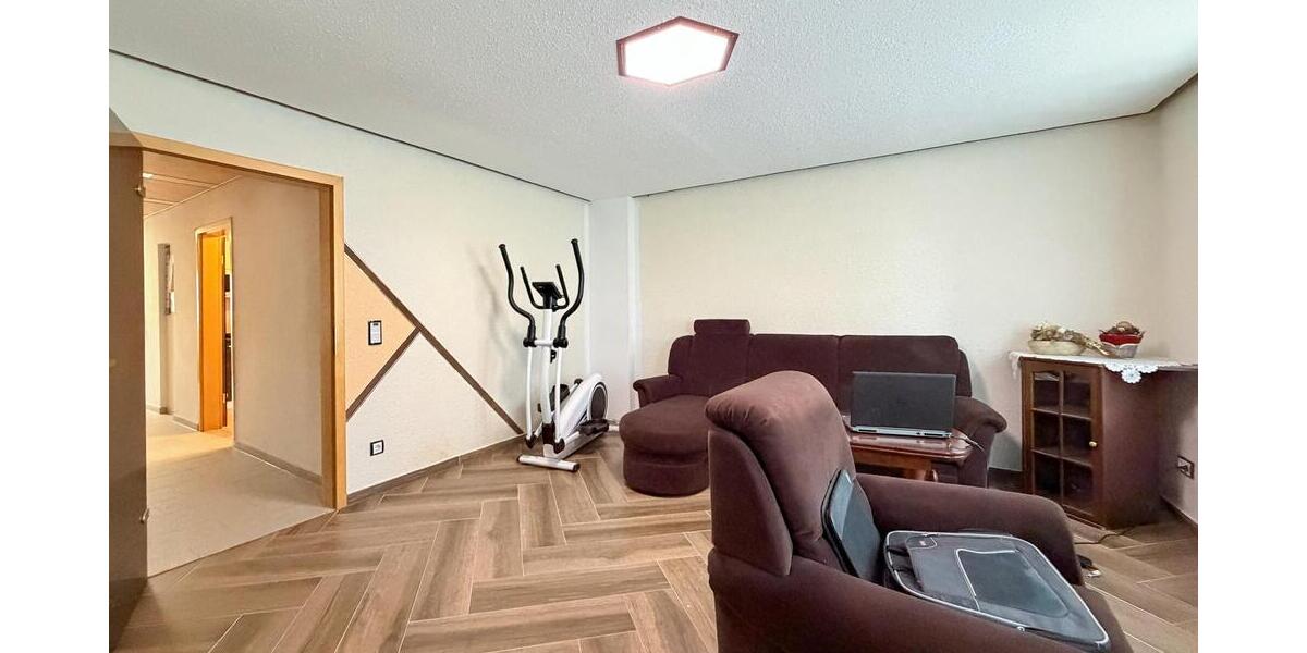 Charmante Doppelhaushälfte mit moderner Wärmepumpe, Wintergarten & gepflegtem Grundstück in BergaElster - Doppelhaushälfte Berga | Angebot:27056718