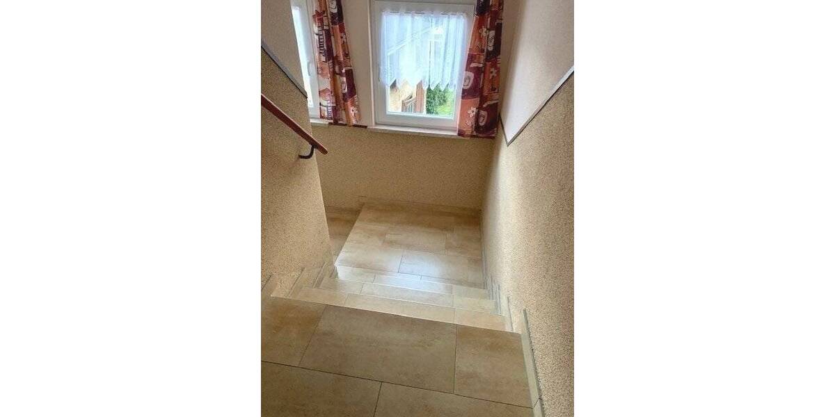 Reihenmittelhaus Treuen - 6 Zimmer, 125 m&sup2;, 135.000&euro; | Angebot:25662007