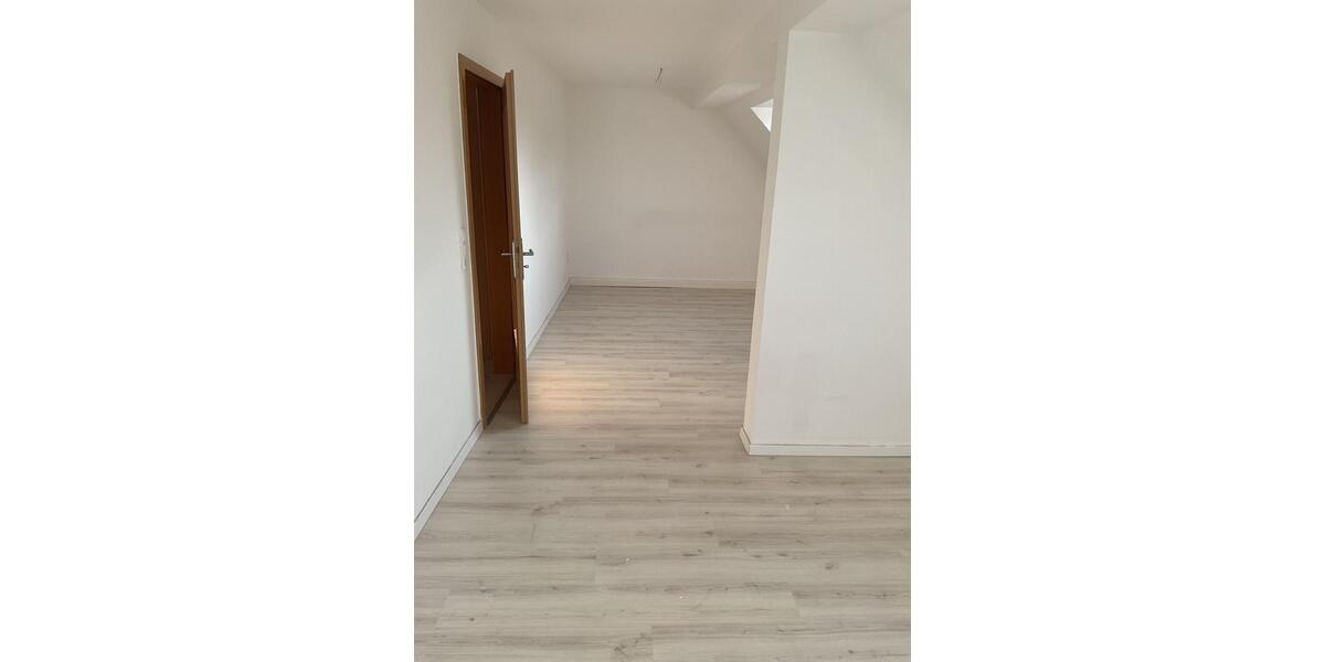 Etagenwohnung Glauchau - 1 Zimmer, 37 m&sup2;, 220&euro; | Angebot:24665468