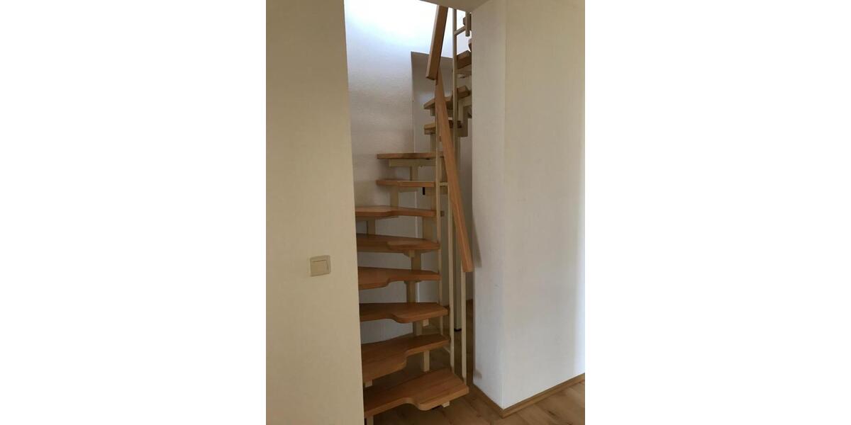 Etagenwohnung Ellefeld - 3 Zimmer, 80 m&sup2;, 375&euro; | Angebot:24980591