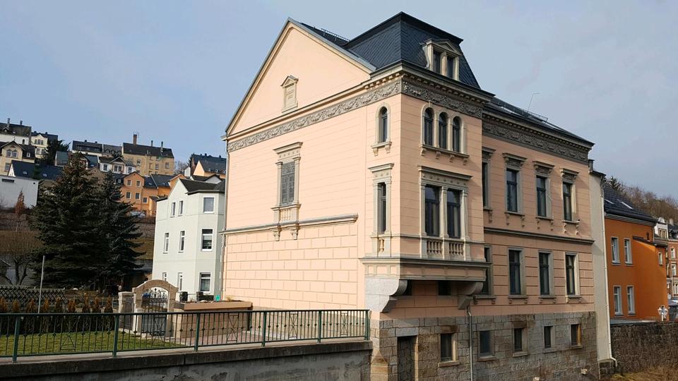 Hochparterre Netzschkau - 4 Zimmer, 97 m&sup2;, 590&euro; | Angebot:25105396