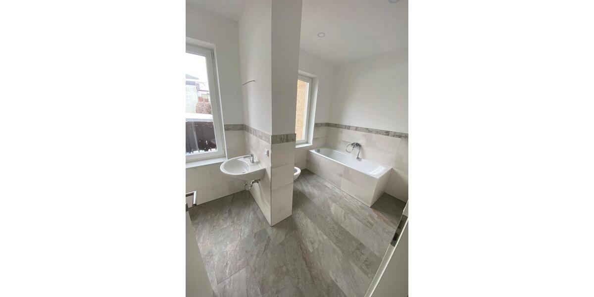 Etagenwohnung Limbach-Oberfrohna Oberfrohna - 3.5 Zimmer, 129 m&sup2;, 990&euro; | Angebot:25833887