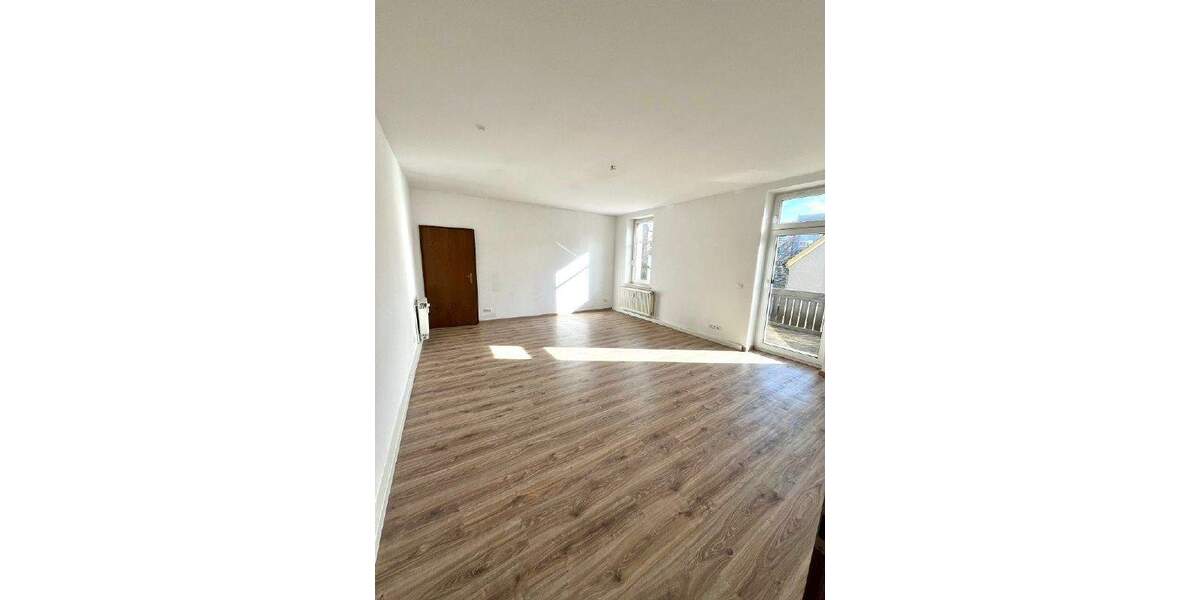 Etagenwohnung Crimmitschau - 2 Zimmer, 65 m&sup2;, 360&euro; | Angebot:25738188