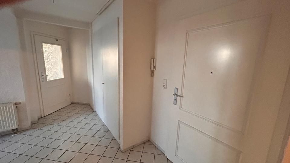Dachgeschoßwohnung Zwickau - 2 Zimmer, 64 m&sup2;, 550&euro; | Angebot:25287190