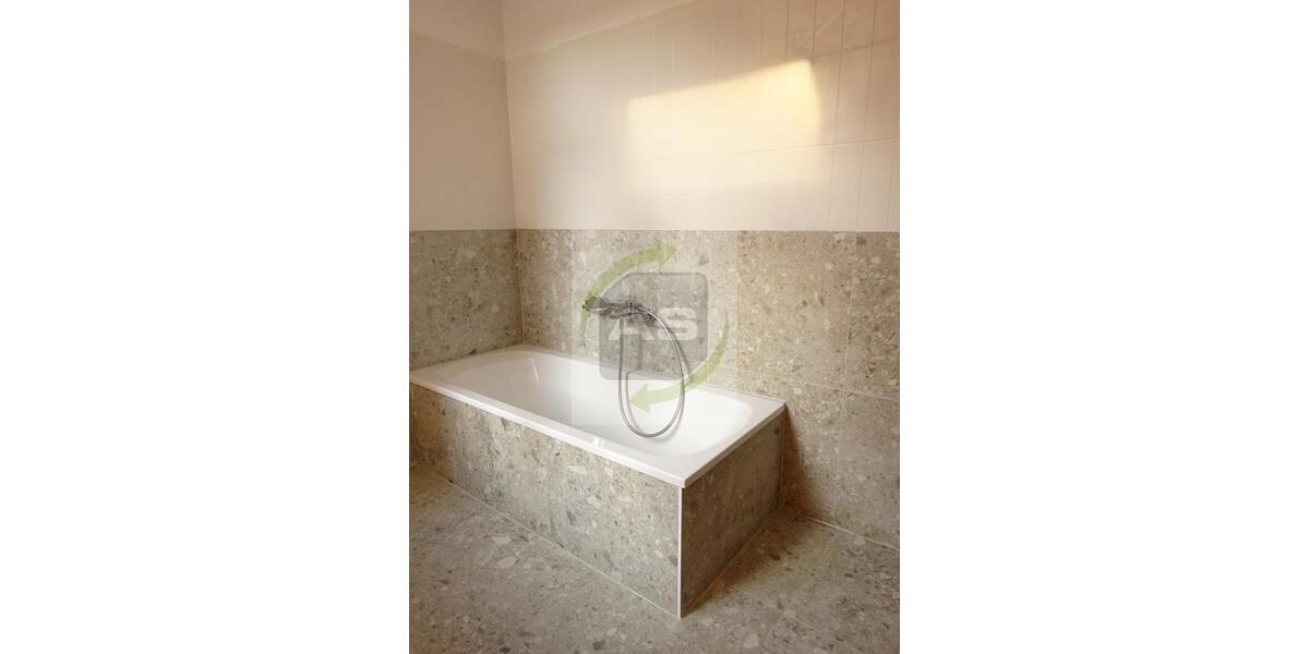 Etagenwohnung Zwickau - 4 Zimmer, 103 m&sup2;, 749&euro; | Angebot:23617846