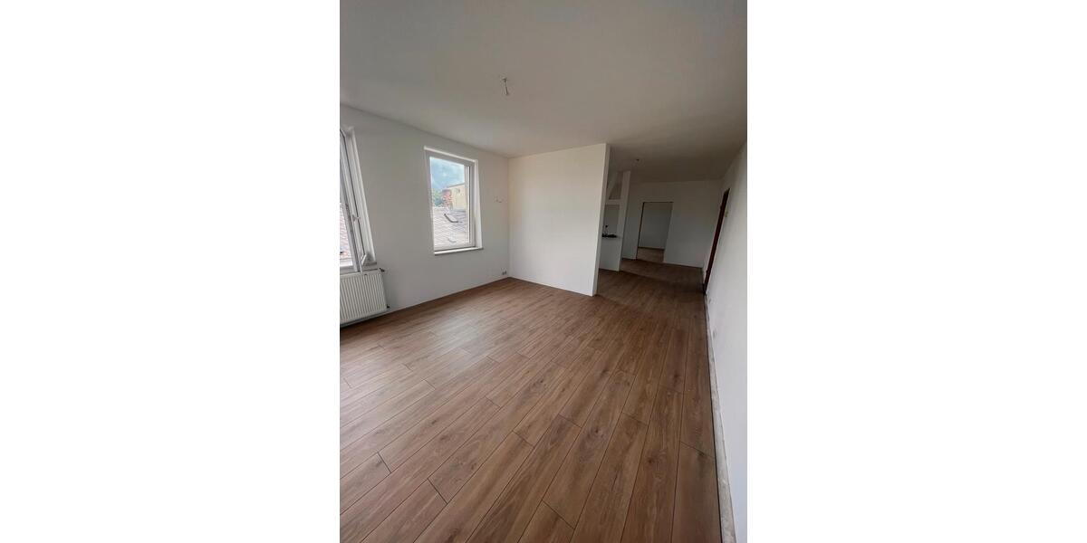 Etagenwohnung Greiz - 4 Zimmer, 105 m&sup2;, 600&euro; | Angebot:24757298