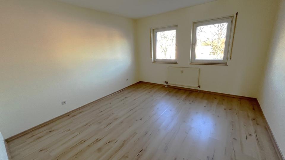 Etagenwohnung Zwickau Zwickau-Nord - 2 Zimmer, 68 m&sup2;, 431&euro; | Angebot:23808996
