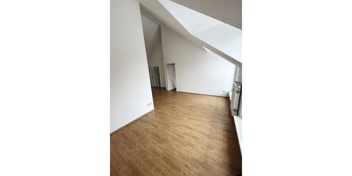 Dachgeschoßwohnung Hohenstein-Ernstthal Ernstthal - 3 Zimmer, 58 m&sup2;, 346&euro; | Angebot:24980587