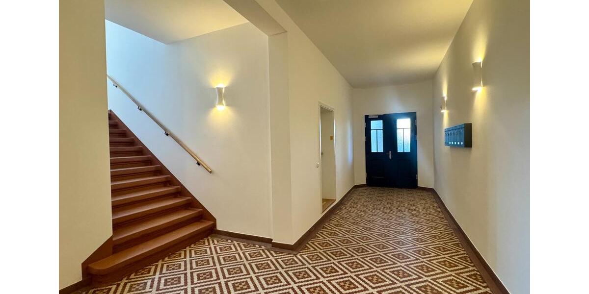 Dachgeschoßwohnung Limbach-Oberfrohna Oberfrohna - 4.5 Zimmer, 150 m&sup2;, 1.372&euro; | Angebot:25499849