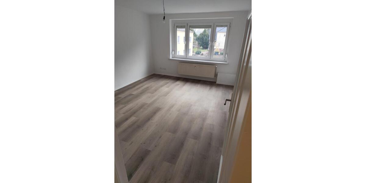 Etagenwohnung Gößnitz - 3 Zimmer, 62 m&sup2;, 360&euro; | Angebot:25142389