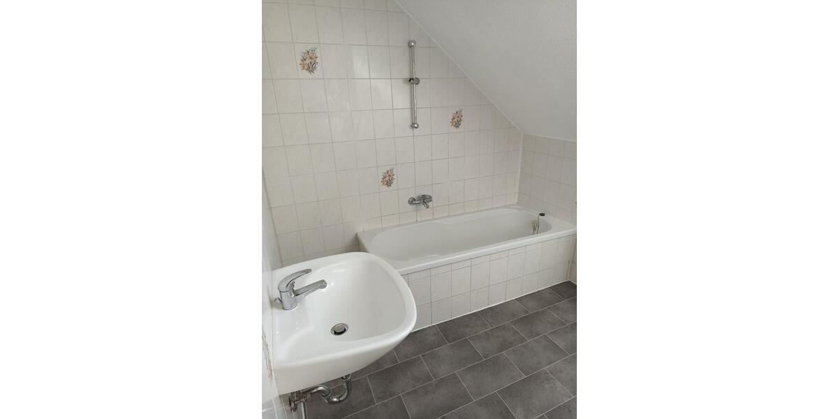 Etagenwohnung Limbach-Oberfrohna Oberfrohna - 2 Zimmer, 37 m&sup2;, 200&euro; | Angebot:19813343