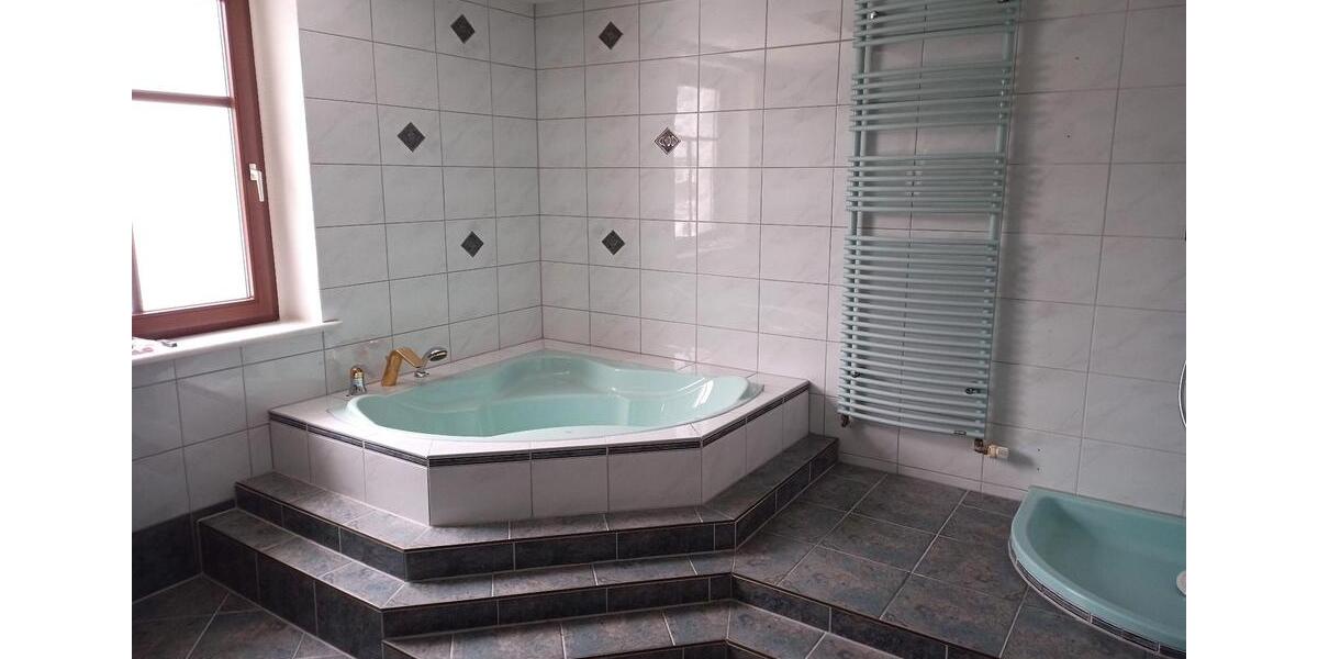 Etagenwohnung Falkenstein/Vogtland Vogtland - 3 Zimmer, 112 m&sup2;, 760&euro; | Angebot:25172000