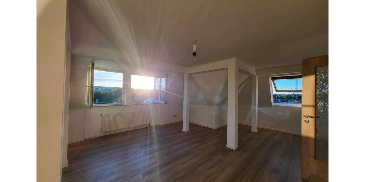 Dachgeschoßwohnung Zwickau Zwickau-Nord - 3 Zimmer, 61 m&sup2;, 400&euro; | Angebot:24021413