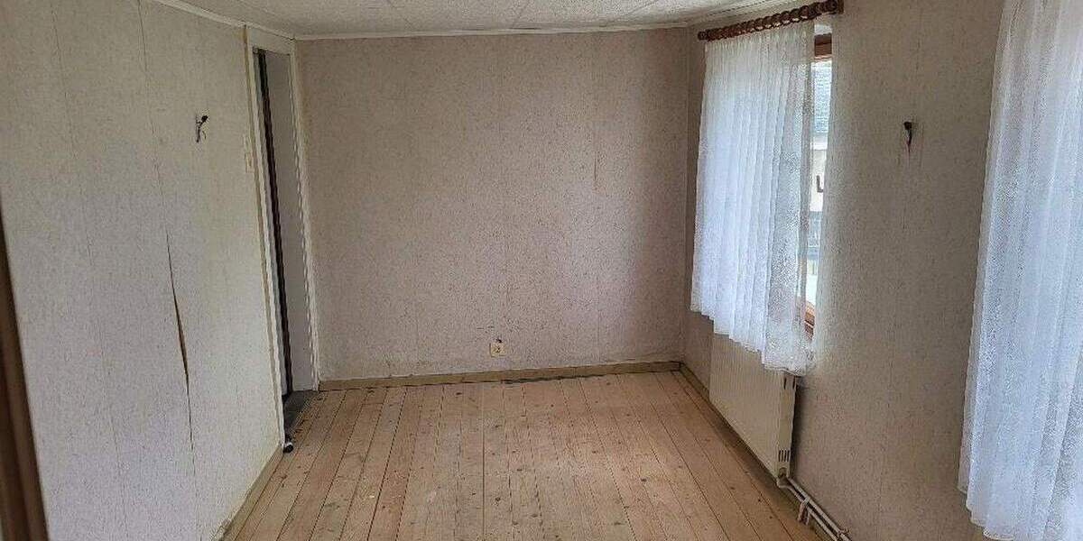 Einfamilienhaus Lengenfeld - 3 Zimmer, 90 m&sup2;, 45.000&euro; | Angebot:25670679