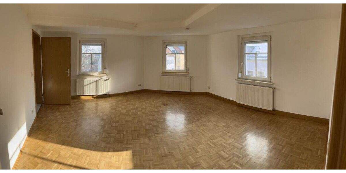 Etagenwohnung Meerane - 3 Zimmer, 87 m&sup2;, 480&euro; | Angebot:25665453