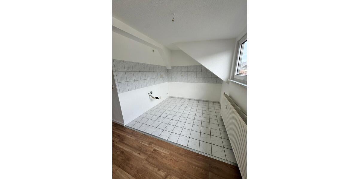 Dachgeschoßwohnung Reichenbach im Vogtland - 2 Zimmer, 58 m&sup2;, 265&euro; | Angebot:25055053