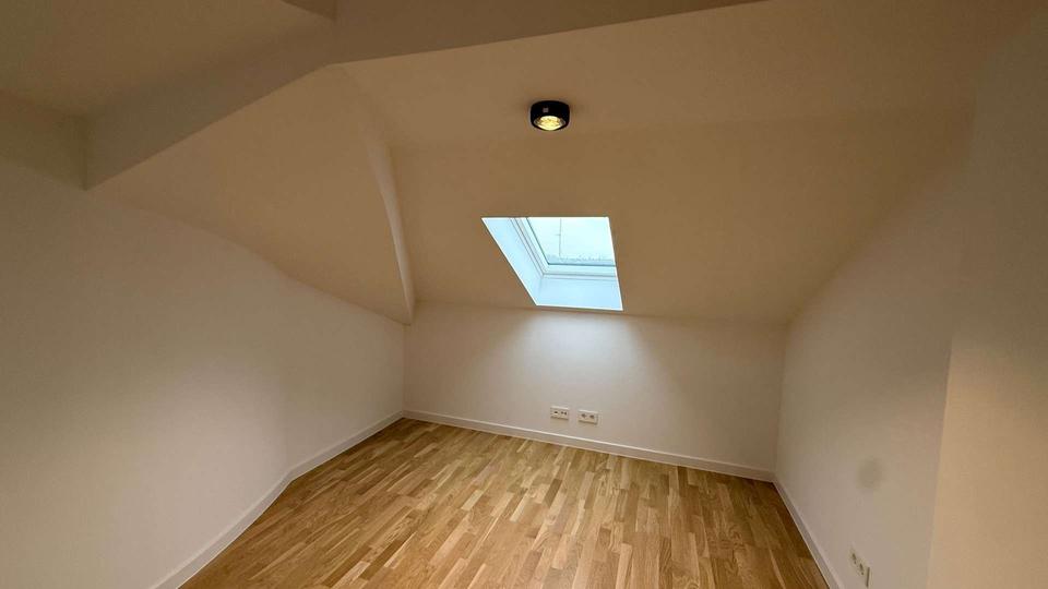 Dachgeschoßwohnung Zwickau - 3 Zimmer, 115 m&sup2;, 1.020&euro; | Angebot:23808992