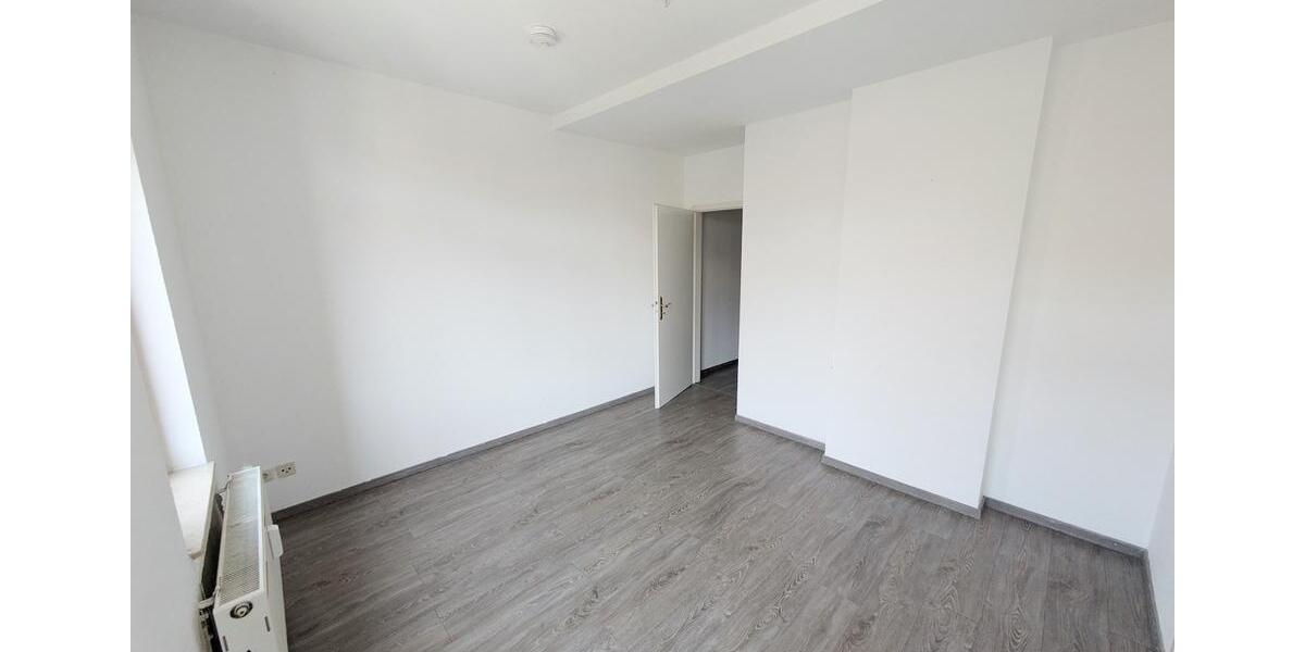 Etagenwohnung Zwickau - 3 Zimmer, 68 m&sup2;, 410&euro; | Angebot:25945671