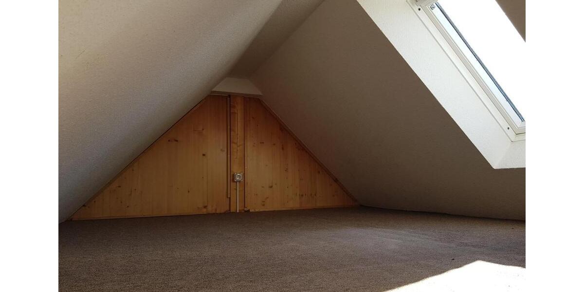 Dachgeschoßwohnung Hohenstein-Ernstthal Ernstthal - 3 Zimmer, 85 m&sup2;, 640&euro; | Angebot:25255010