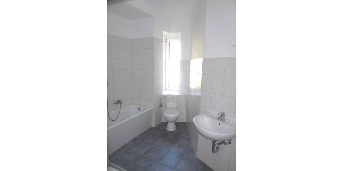 Etagenwohnung Zwickau Pölbitz - 3 Zimmer, 86 m&sup2;, 480&euro; | Angebot:26016393