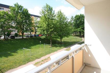 Wohnung Oberlungwitz - 3 Zimmer, 56 m&sup2;, 351&euro; | Angebot:26677014