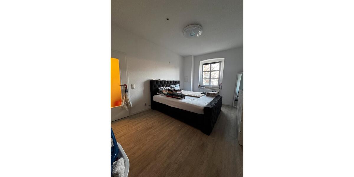 Etagenwohnung Zwickau - 5 Zimmer, 110 m&sup2;, 940&euro; | Angebot:25710919