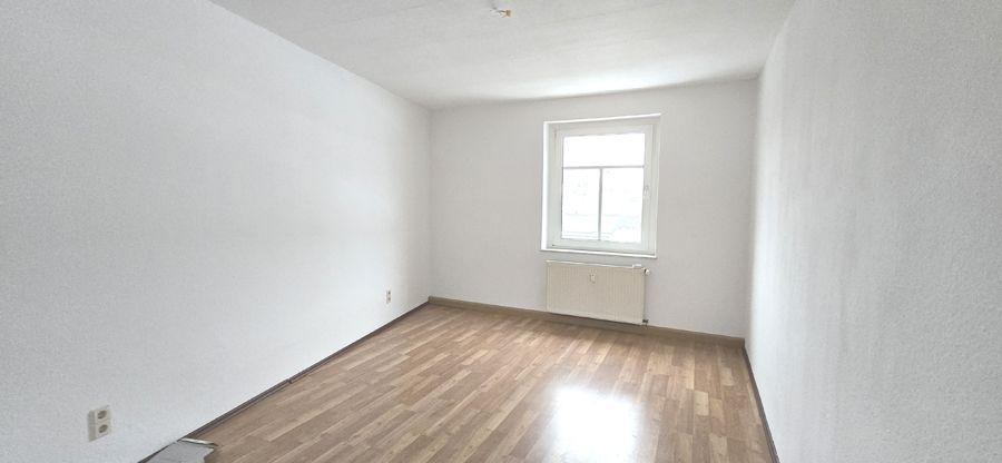 Etagenwohnung Werdau - 2 Zimmer, 63 m&sup2;, 310&euro; | Angebot:24784881