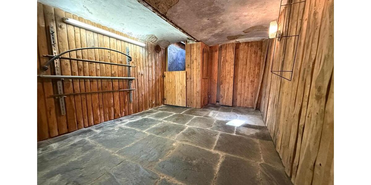 Doppelhaushälfte Treuen - 12 Zimmer, 150 m&sup2;, 185.000&euro; | Angebot:25656852