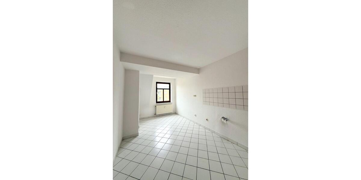 Dachgeschoßwohnung Limbach-Oberfrohna Oberfrohna - 3 Zimmer, 77 m&sup2;, 395&euro; | Angebot:24979442