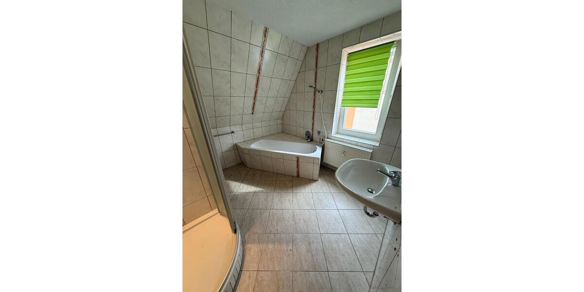 Dachgeschoßwohnung Limbach-Oberfrohna Oberfrohna - 4 Zimmer, 80 m&sup2;, 400&euro; | Angebot:25868353